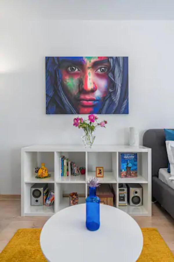 Cosy & Chic Studio Close By Victoria Square Bucharest Exterior photo