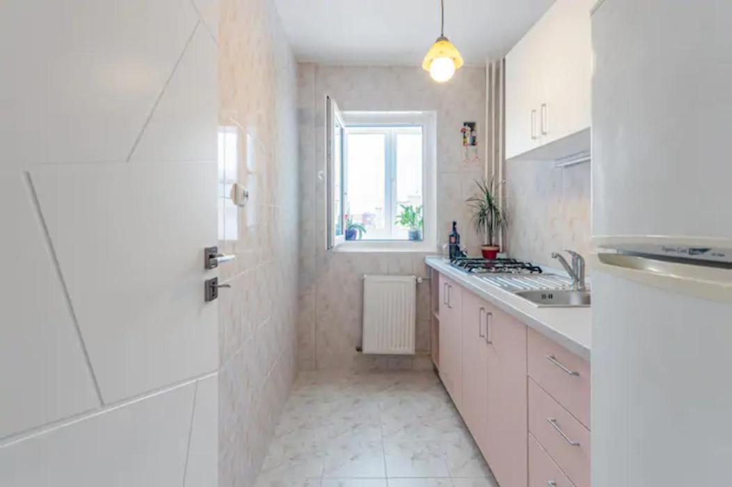 Cosy & Chic Studio Close By Victoria Square Bucharest Exterior photo