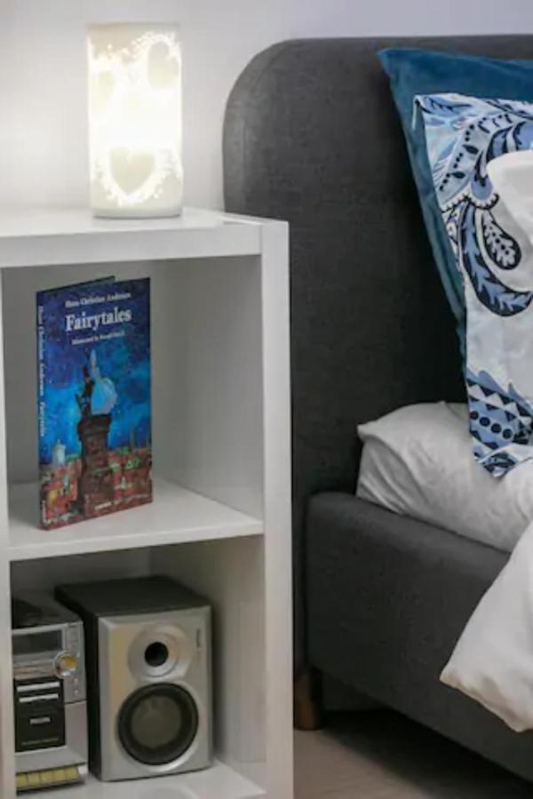 Cosy & Chic Studio Close By Victoria Square Bucharest Exterior photo
