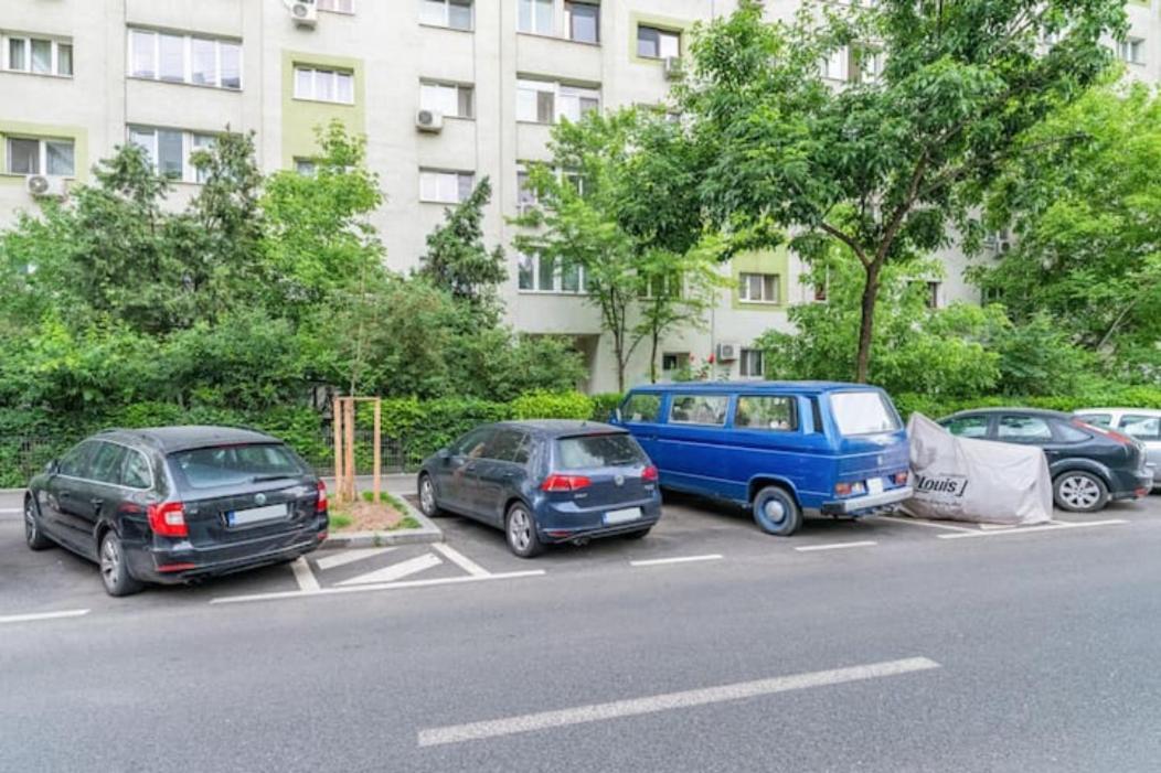 Cosy & Chic Studio Close By Victoria Square Bucharest Exterior photo