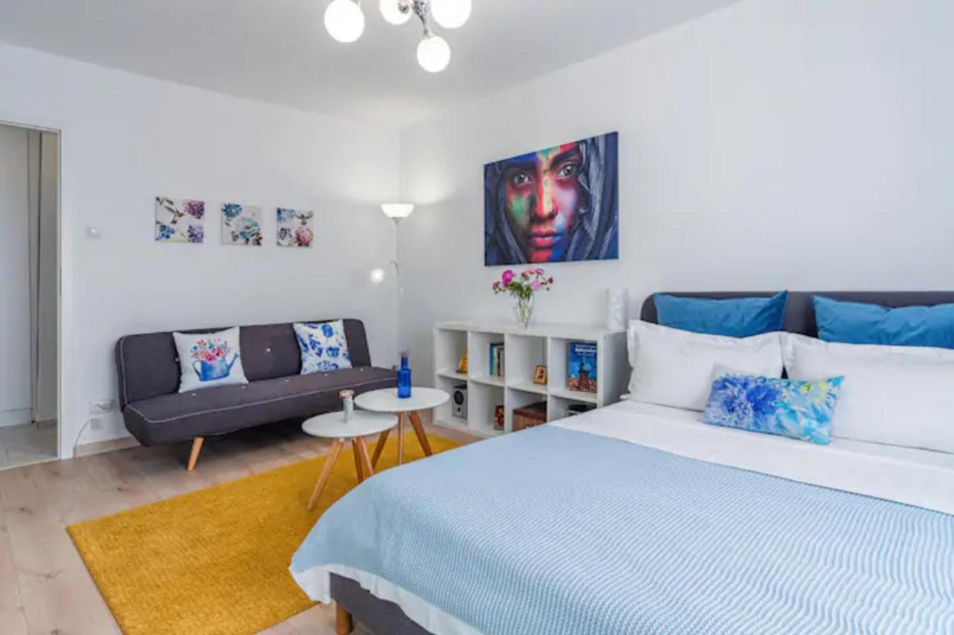 Cosy & Chic Studio Close By Victoria Square Bucharest Exterior photo