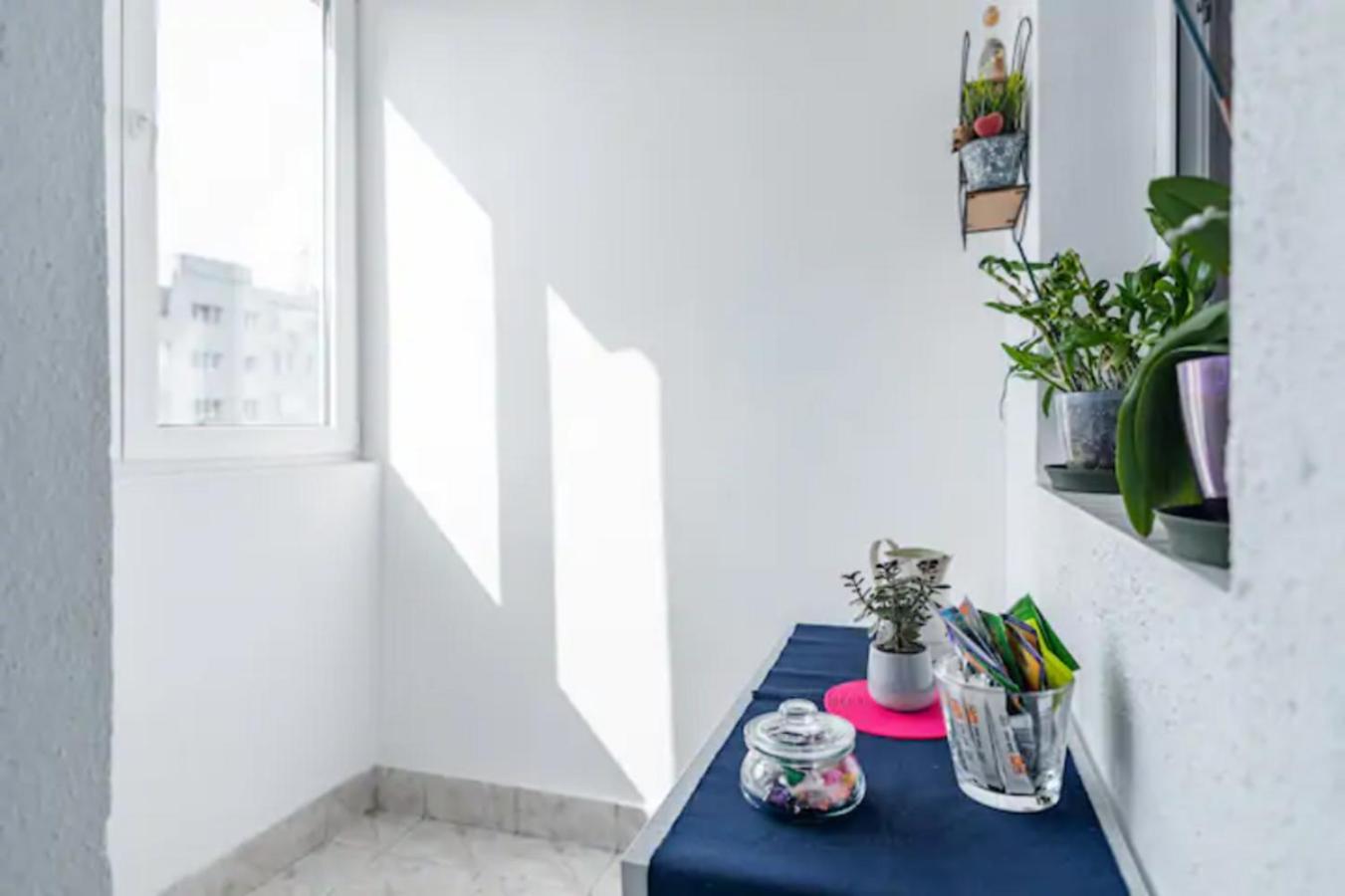Cosy & Chic Studio Close By Victoria Square Bucharest Exterior photo